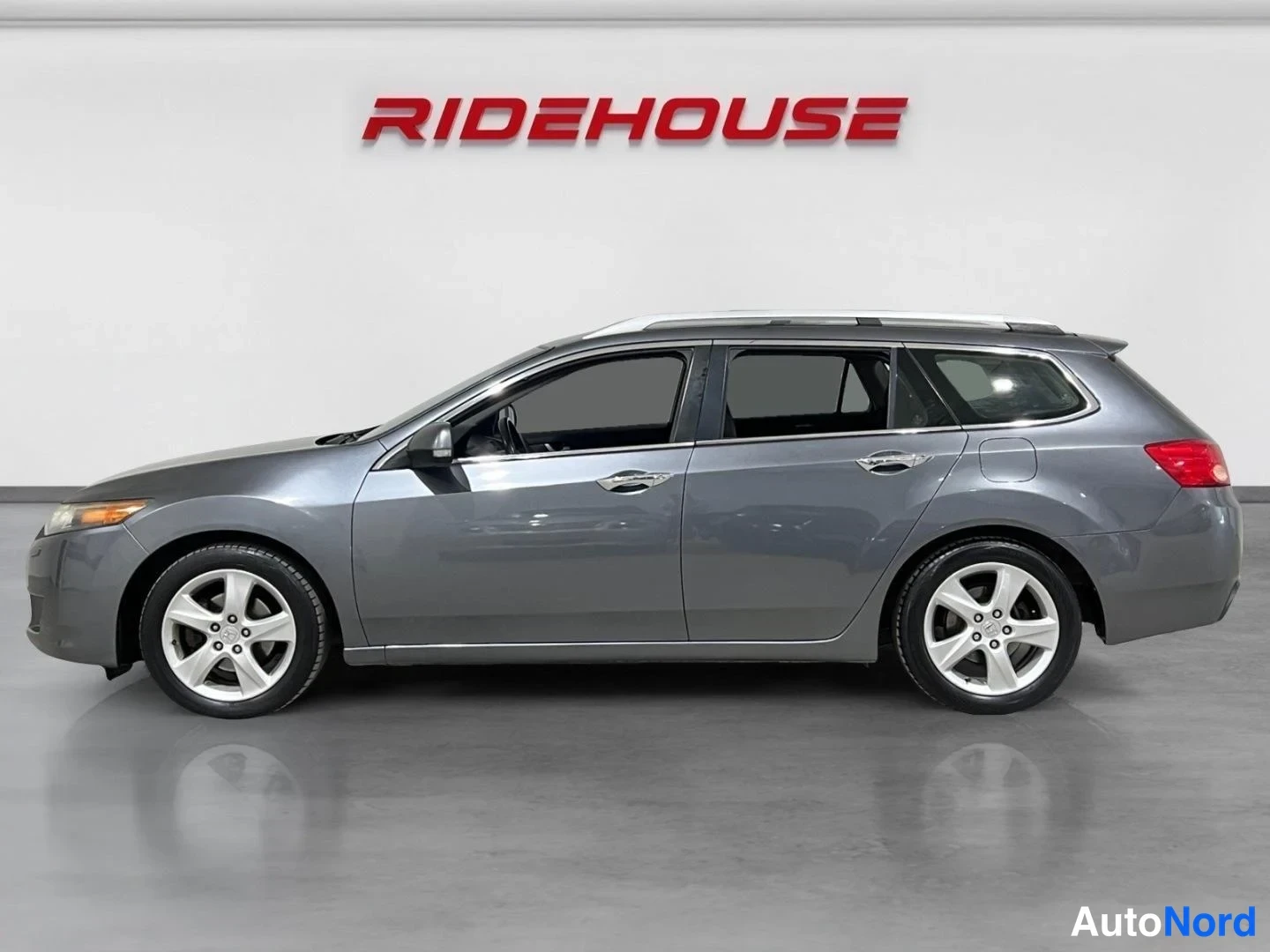 Harmaa Honda Accord 2010, sivulta, kuva 4