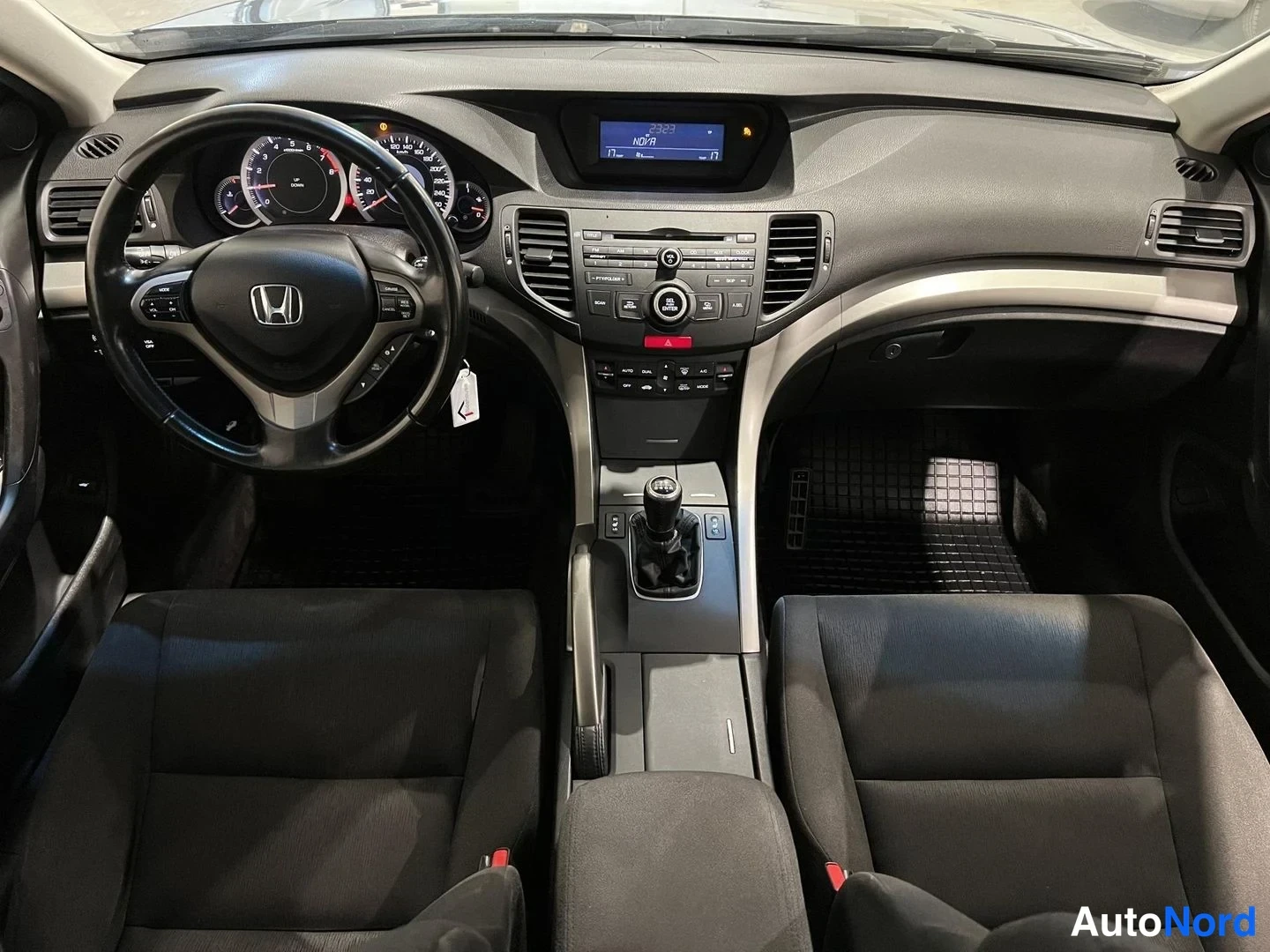 Harmaa Honda Accord 2010, ohjaamo, kuva 8