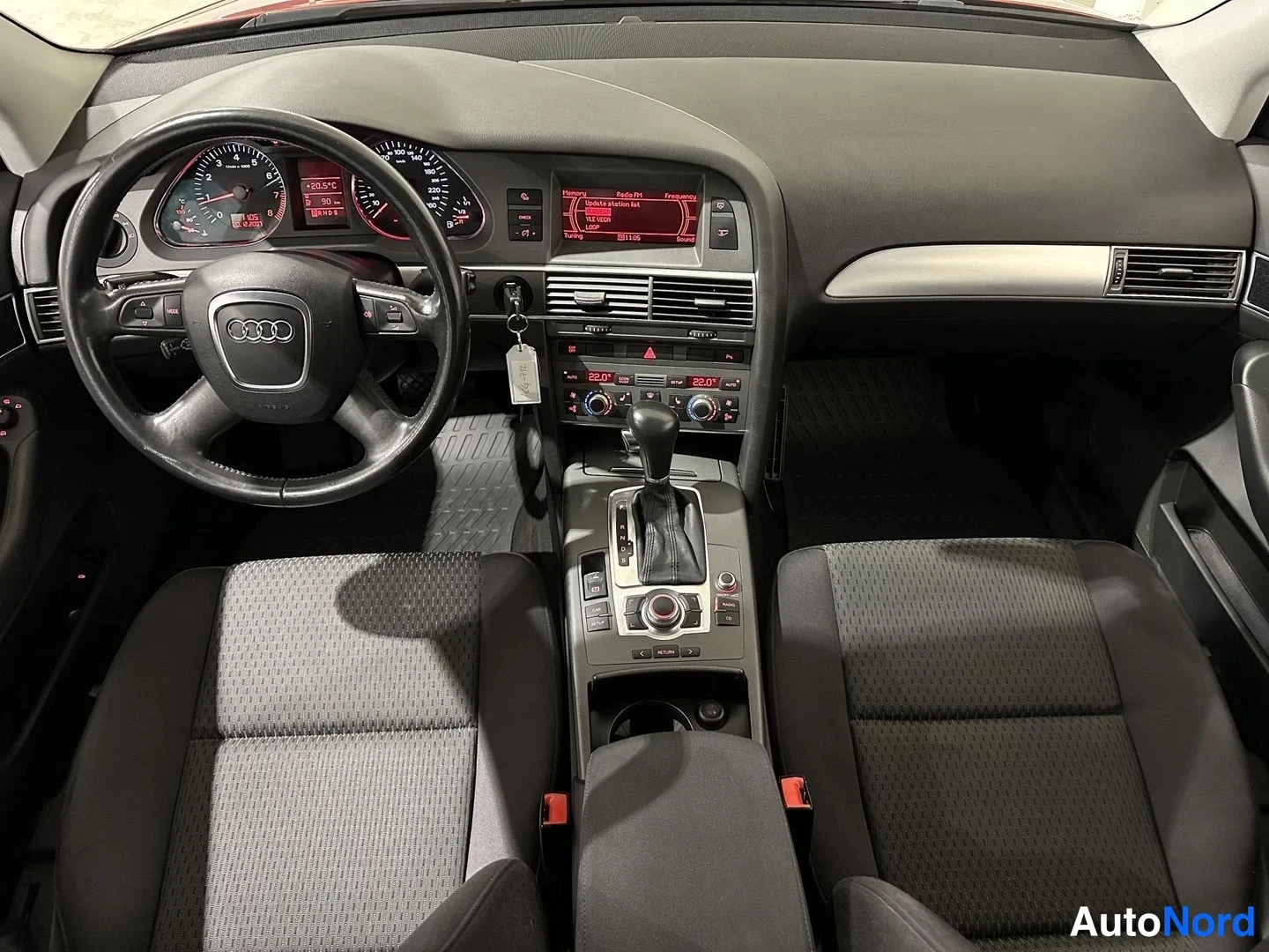 Punainen Audi A6 2005, ohjaamo, kuva 9