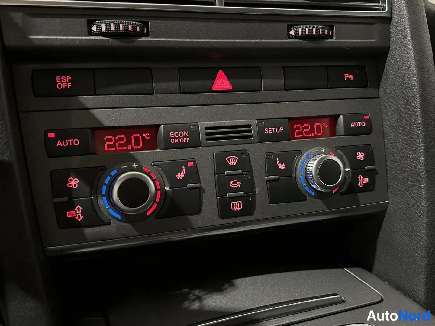 Punainen Audi A6 2005, yksityiskohta, kuva 16