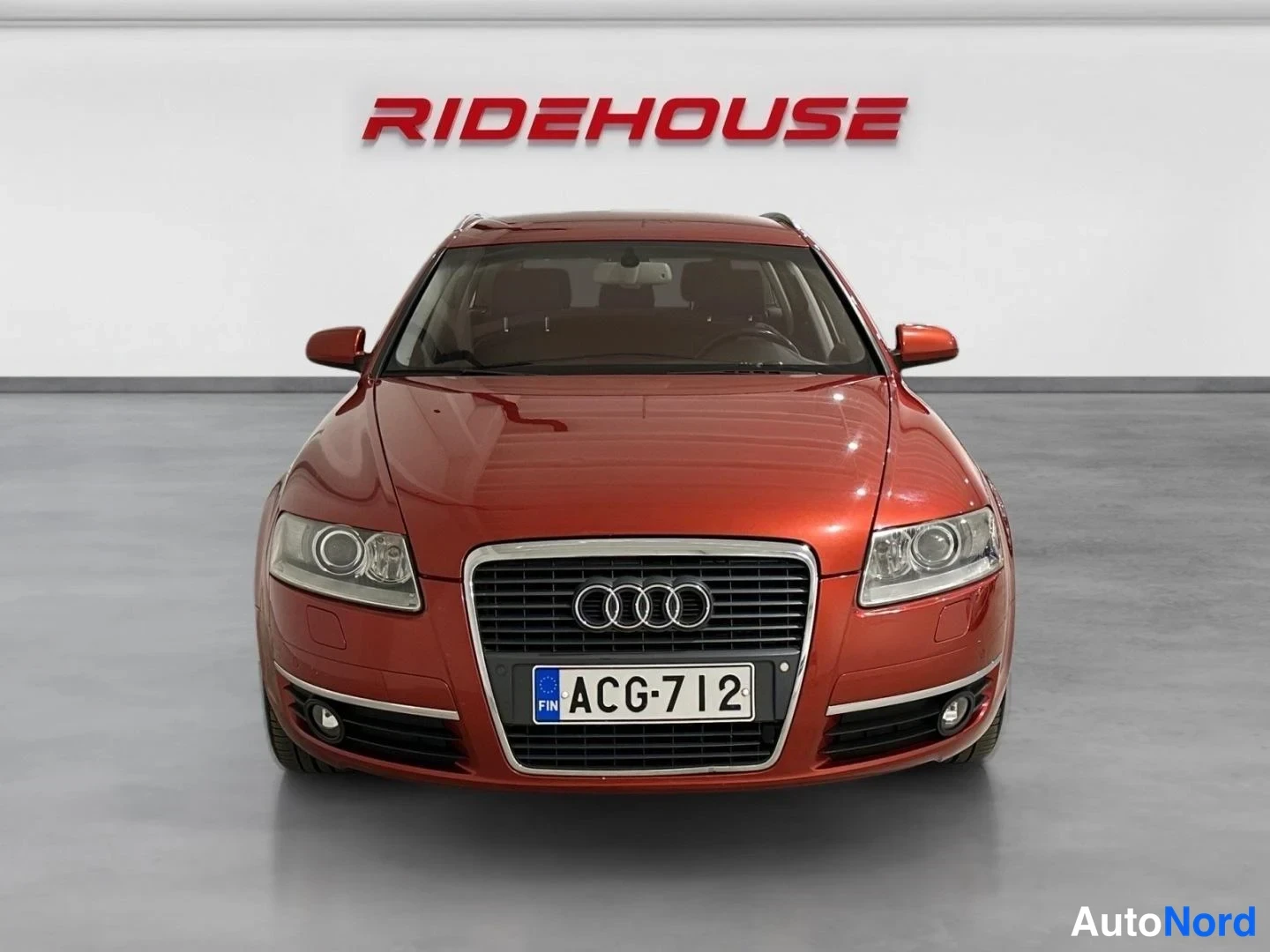 Punainen Audi A6 2005, edestä, kuva 5