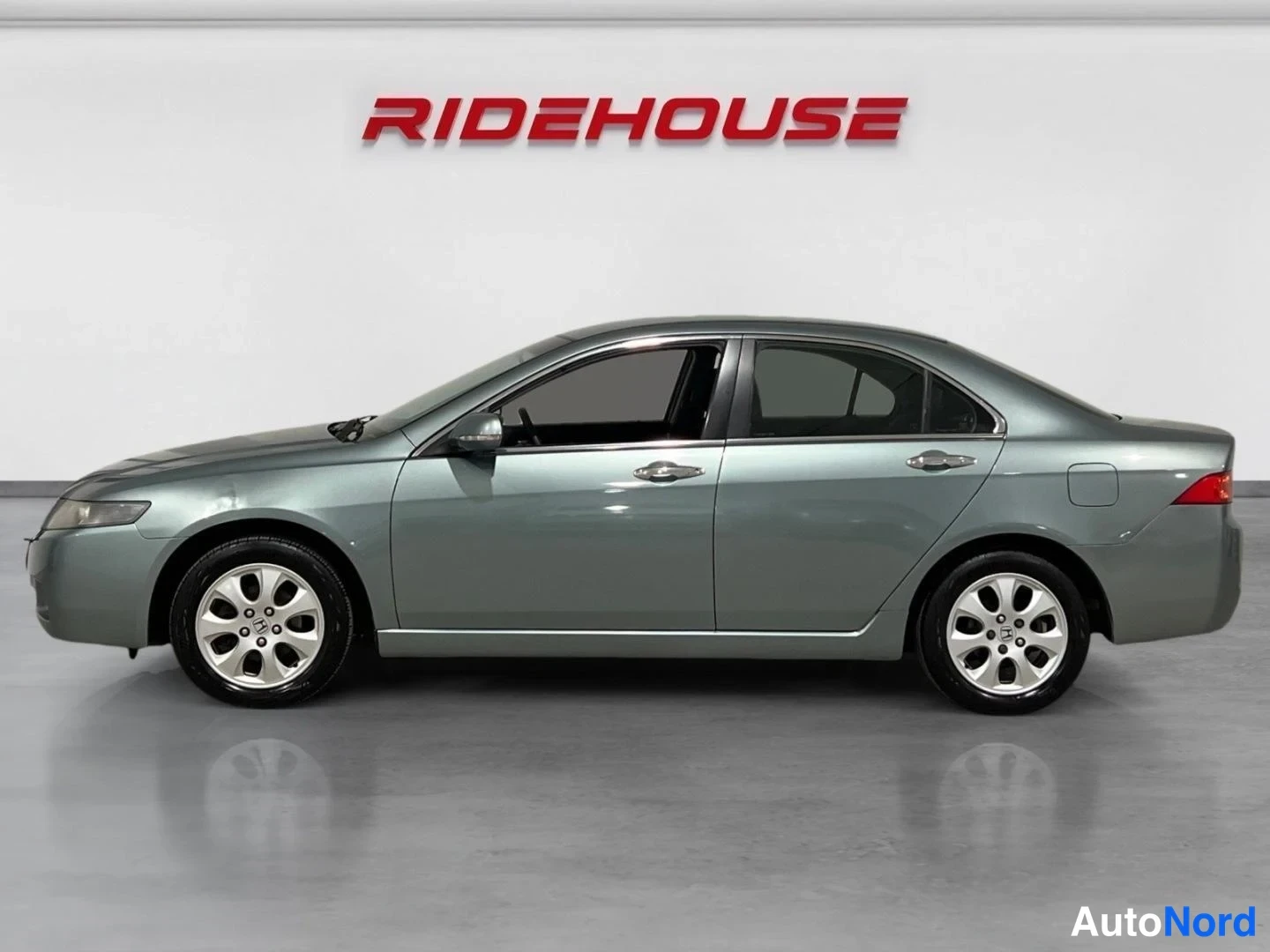 Vihreä Honda Accord 2004, sivulta, kuva 5