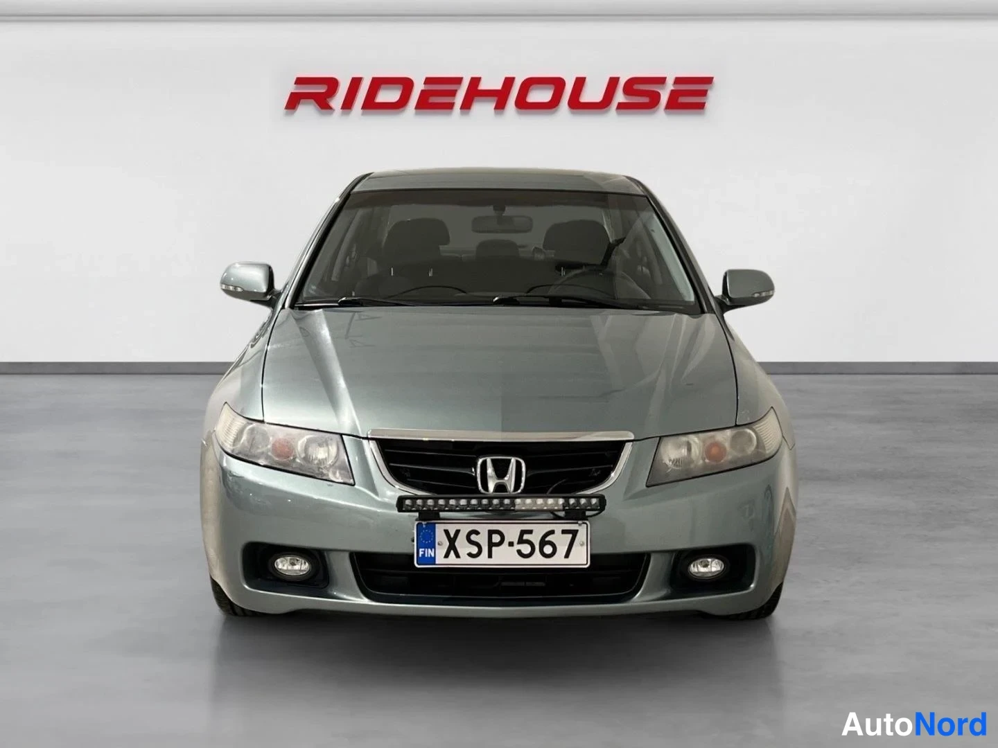 Vihreä Honda Accord 2004, edestä, kuva 3