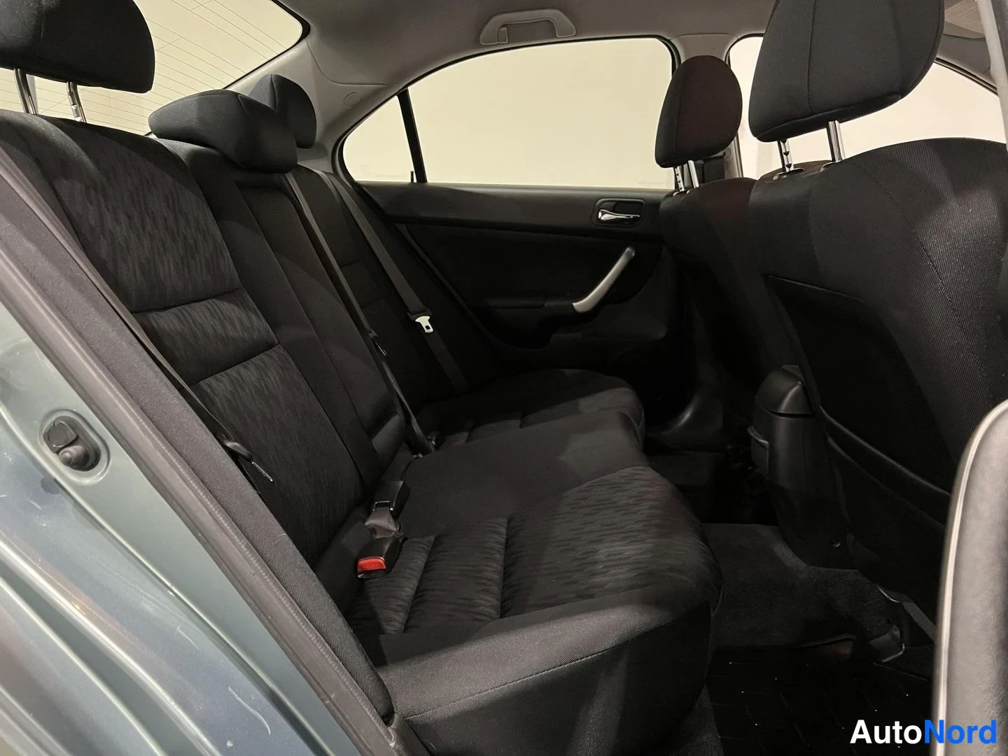 Vihreä Honda Accord 2004, takaistuimet, kuva 11