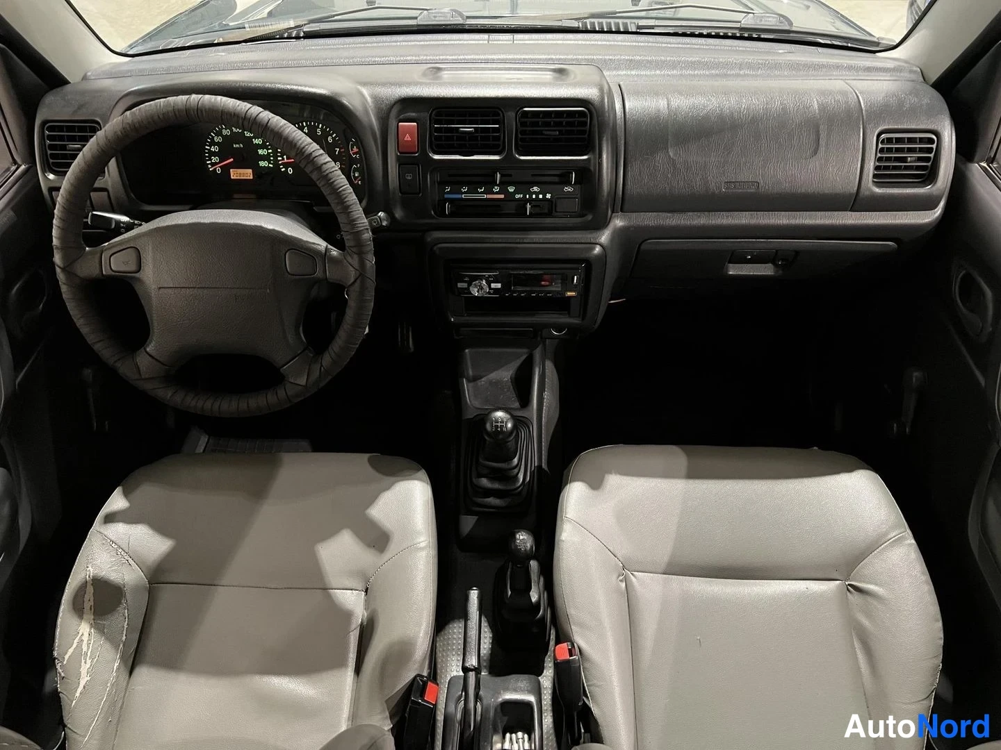 Sininen Suzuki Jimny 2003, ohjaamo, kuva 10