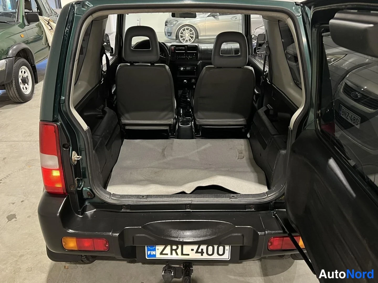 Sininen Suzuki Jimny 2003, takaa, kuva 8