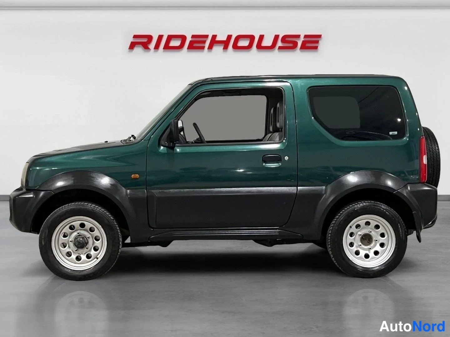Sininen Suzuki Jimny 2003, sivulta, kuva 4