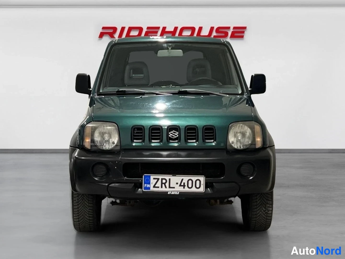 Sininen Suzuki Jimny 2003, edestä, kuva 3