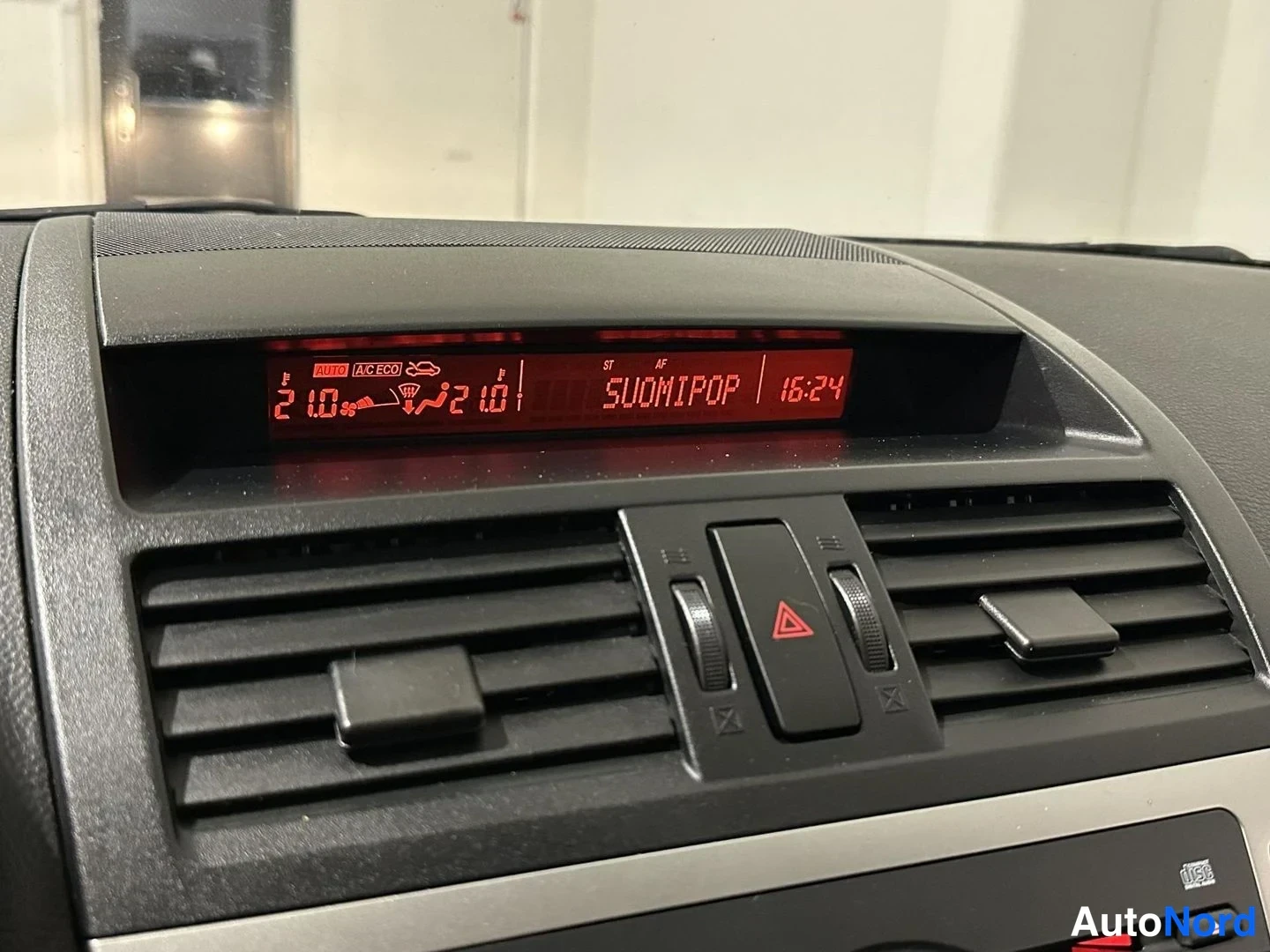 Punainen Mazda 6 2009, yksityiskohta, kuva 14