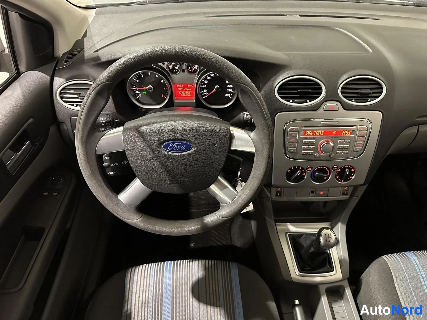 Harmaa Ford Focus 2008, yksityiskohta, kuva 12