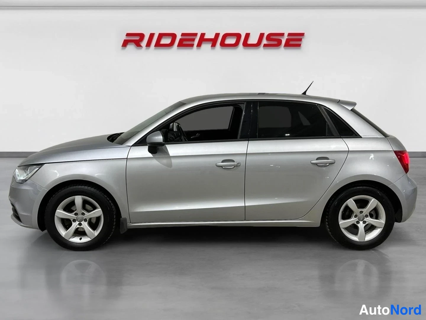 Hopea Audi A1 2014, sivulta, kuva 5