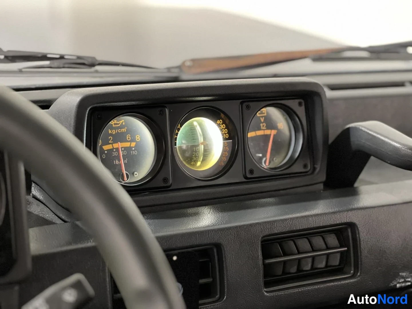 Sininen Mitsubishi Pajero 1990, yksityiskohta, kuva 20