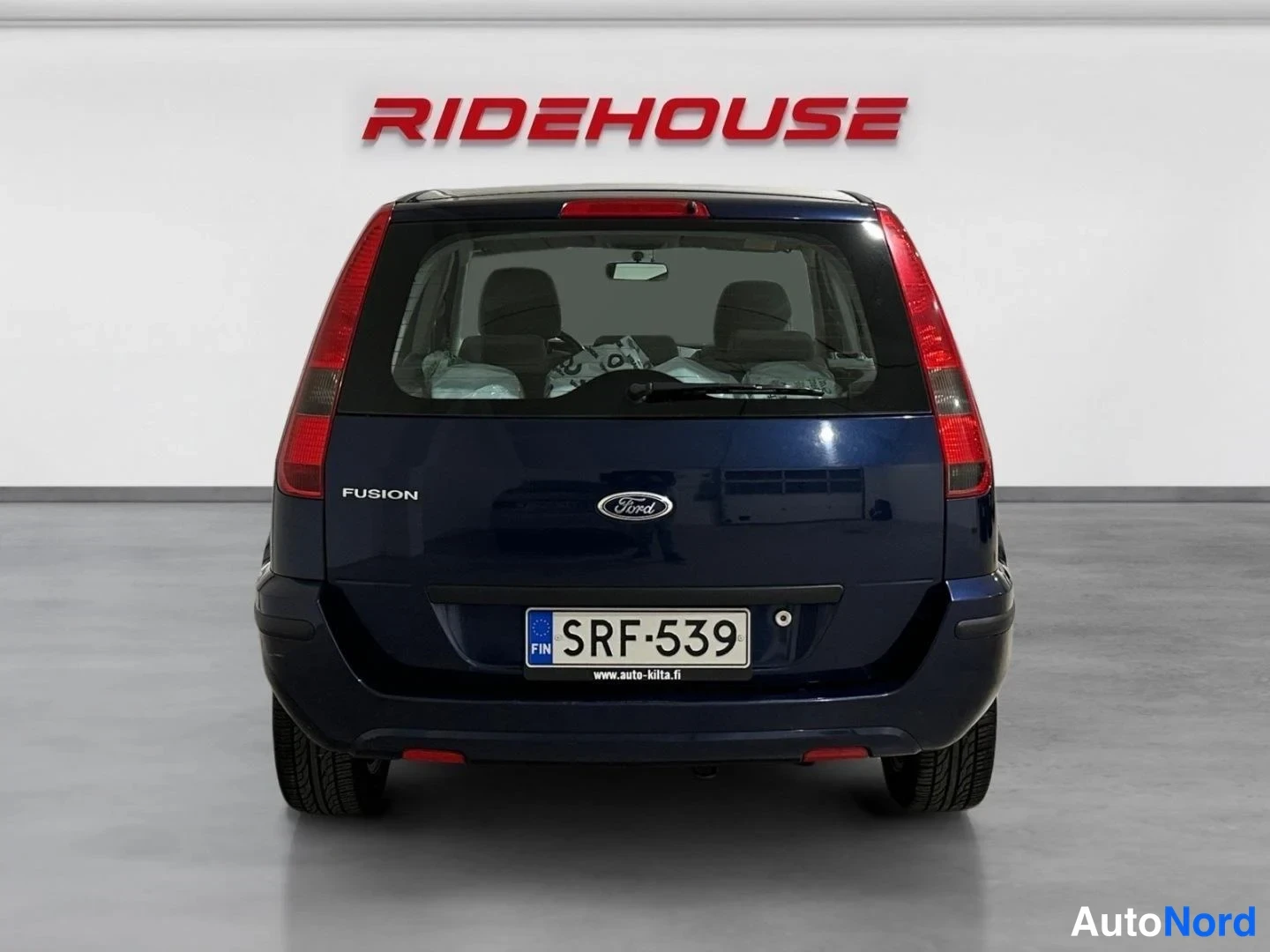 Sininen Ford Fusion 2003, takaa, kuva 8