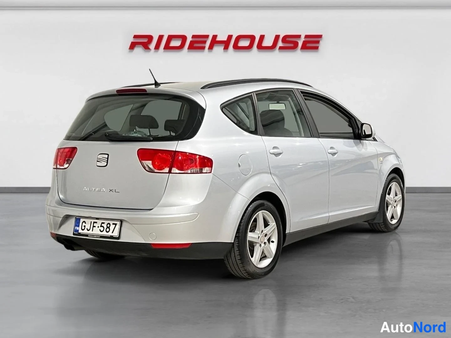 Grey Seat Altea XL 2010, rear three-quarter, photo 7