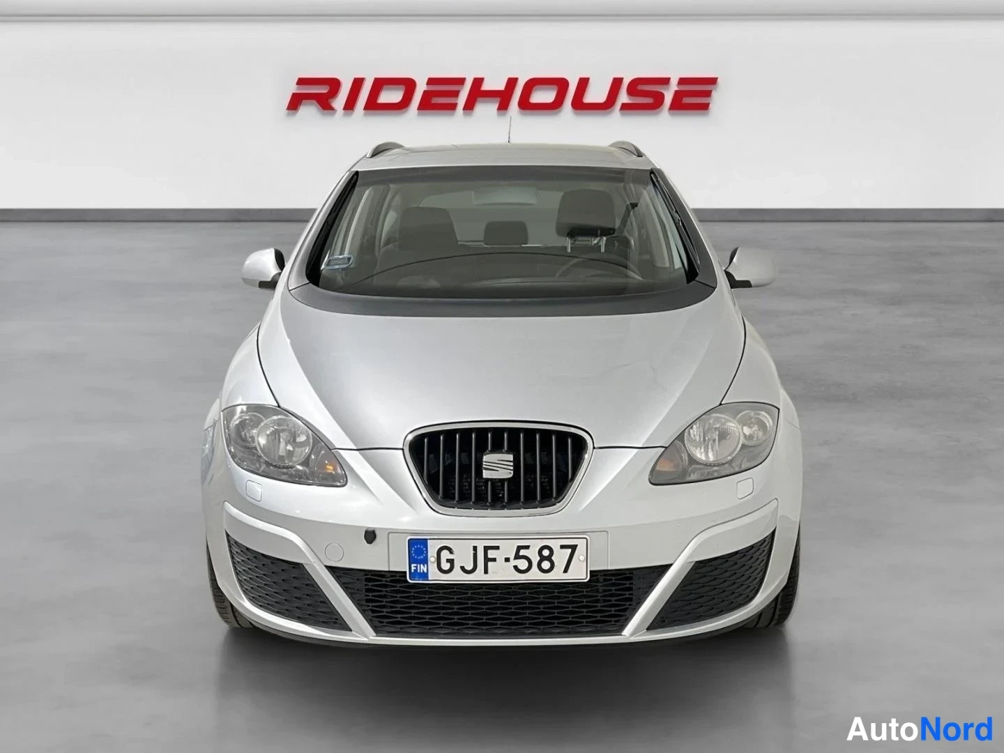Grey Seat Altea XL 2010, front, photo 4