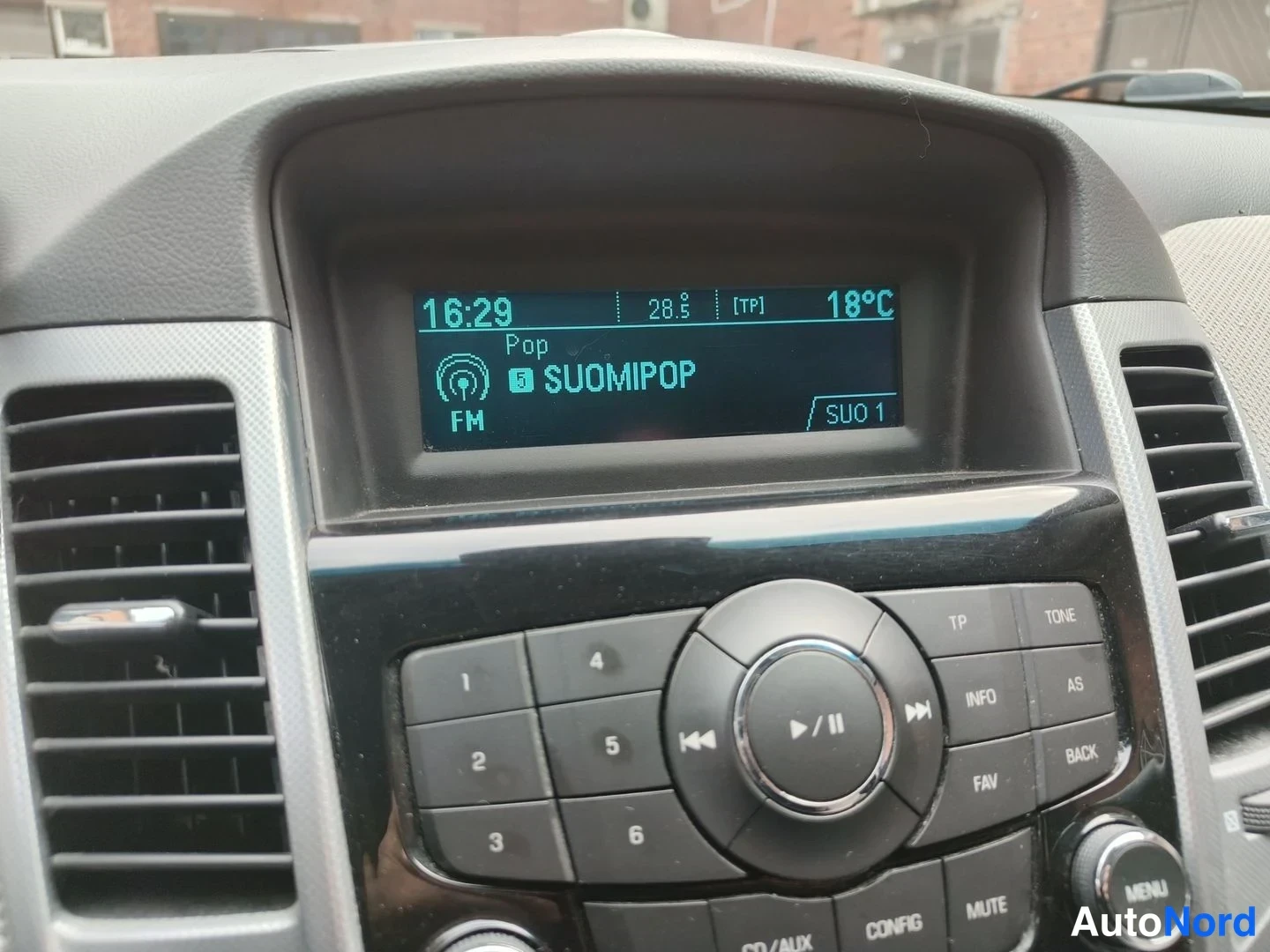 Musta Chevrolet Cruze 2010, yksityiskohta, kuva 19