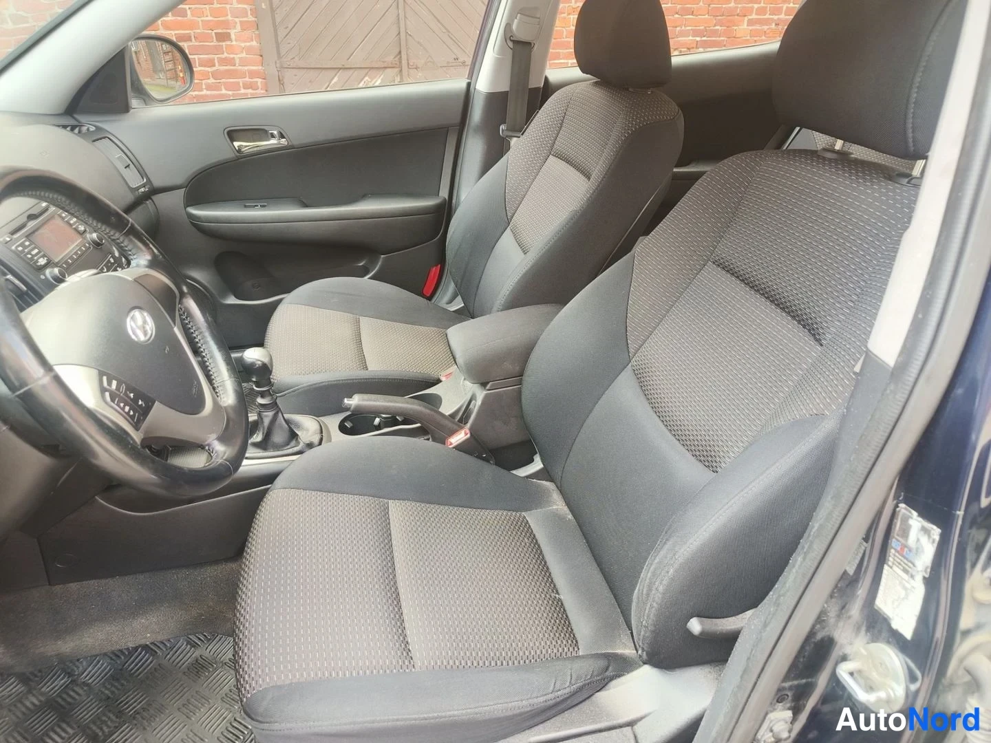 Sininen Hyundai i30 2008, etuistuimet, kuva 14