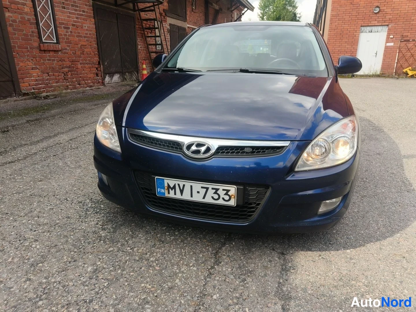 Sininen Hyundai i30 2008, edestä, kuva 4