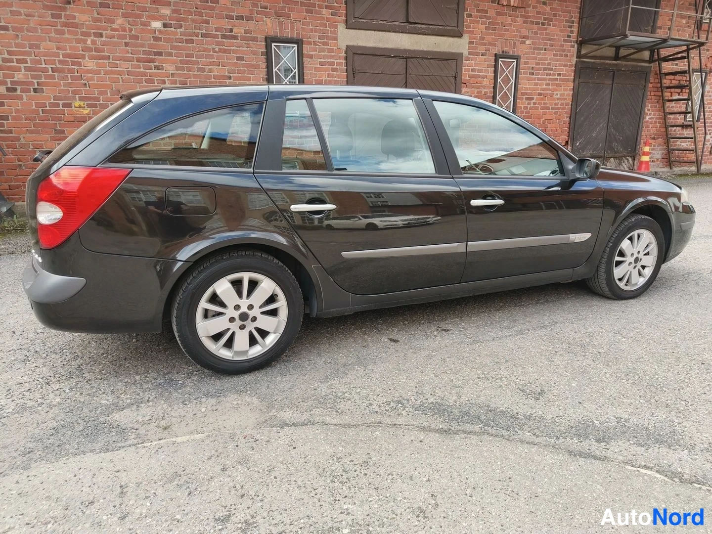 Musta Renault Laguna 2007, takaviisto, kuva 8