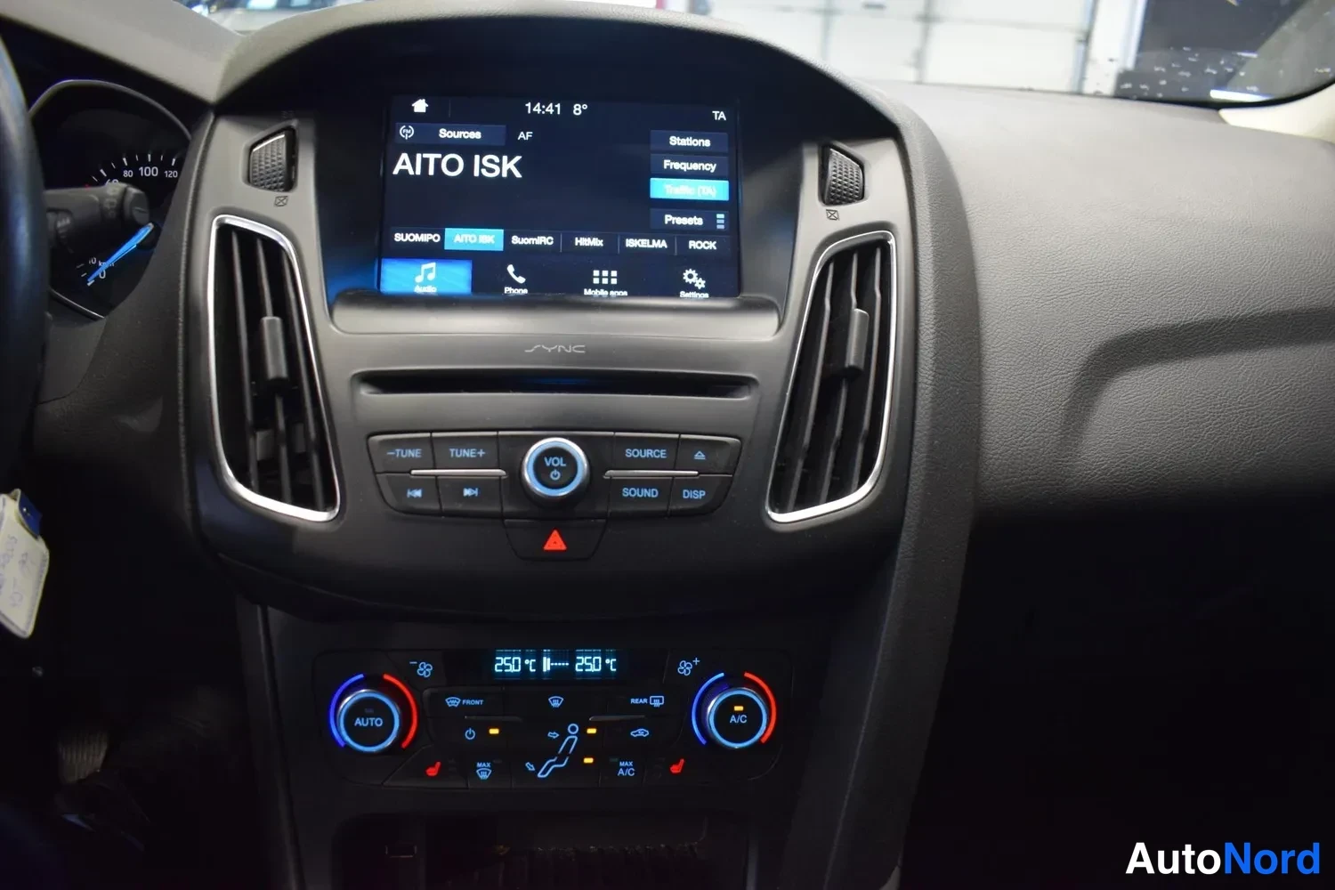 Harmaa Ford Focus 2018, yksityiskohta, kuva 5