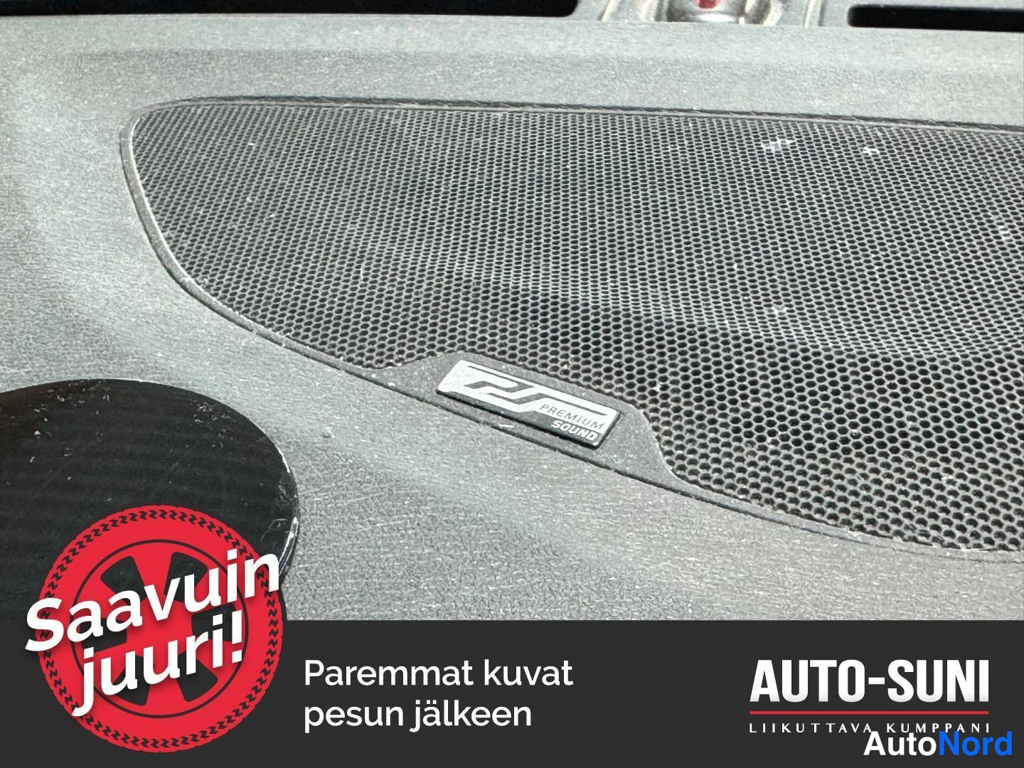 Musta Volvo V60 2012, yksityiskohta, kuva 11