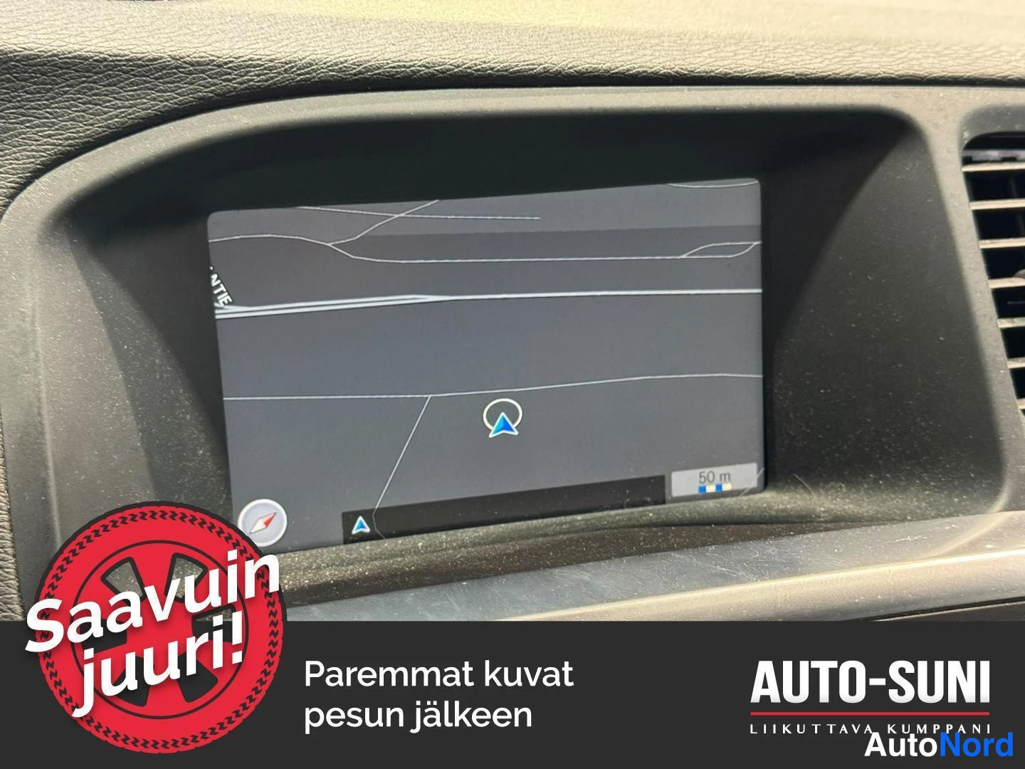 Musta Volvo V60 2012, yksityiskohta, kuva 8