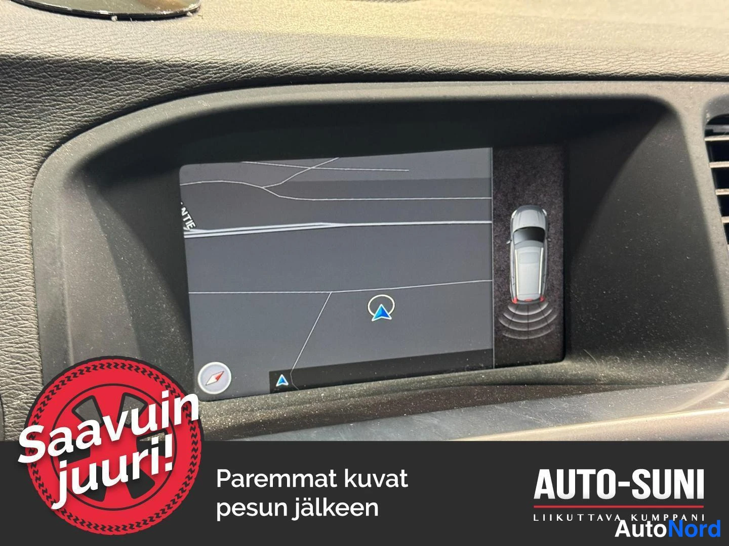 Musta Volvo V60 2012, yksityiskohta, kuva 9