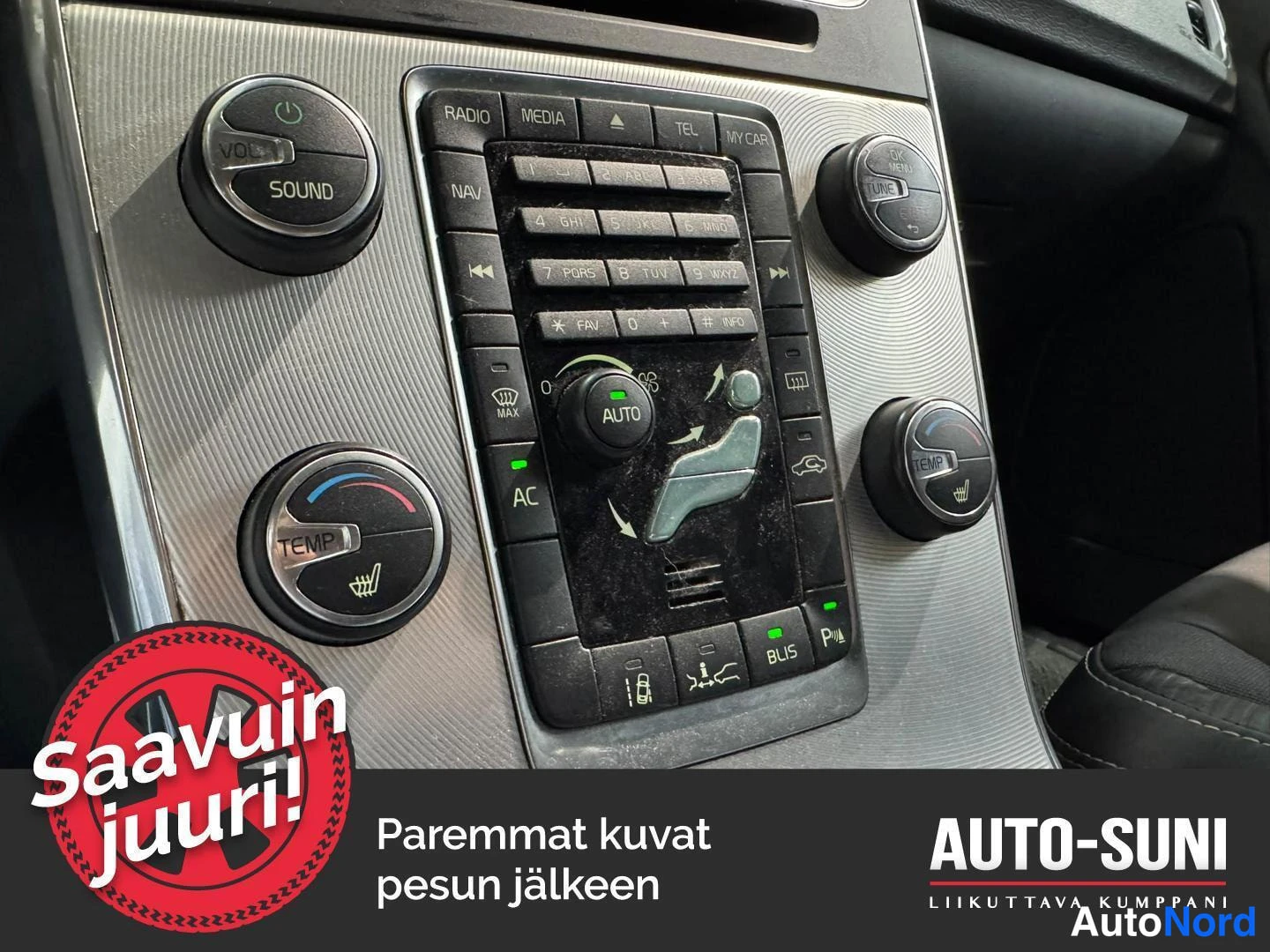 Musta Volvo V60 2012, yksityiskohta, kuva 10