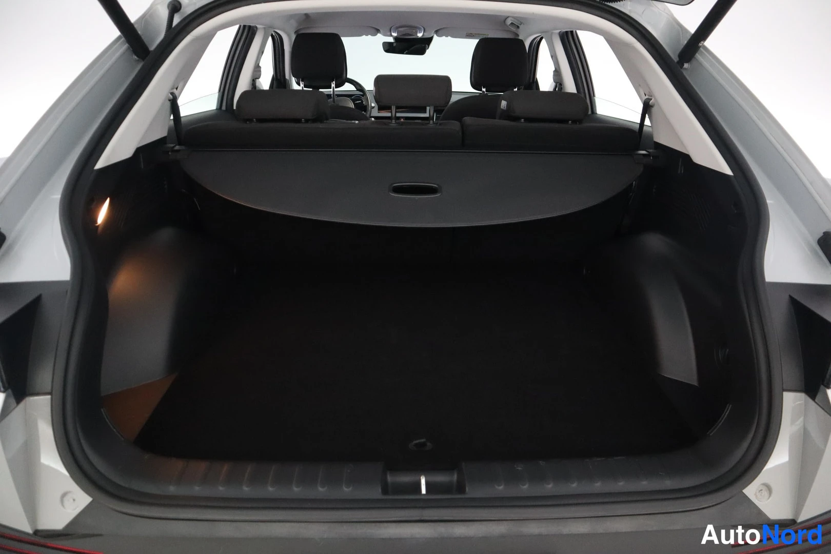 Hopea Hyundai IONIQ 5 2023, tavaratila, kuva 13