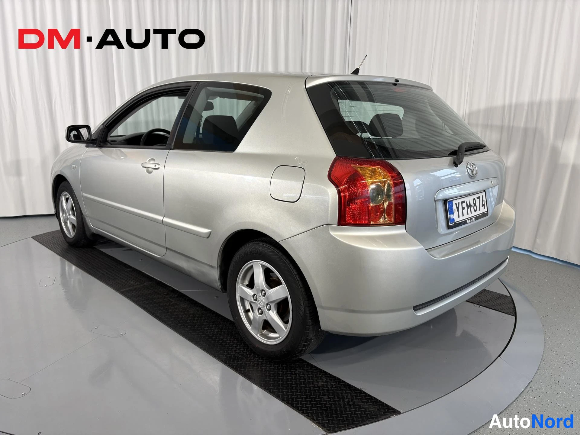 Hopea Toyota Corolla 2004, takaviisto, kuva 7