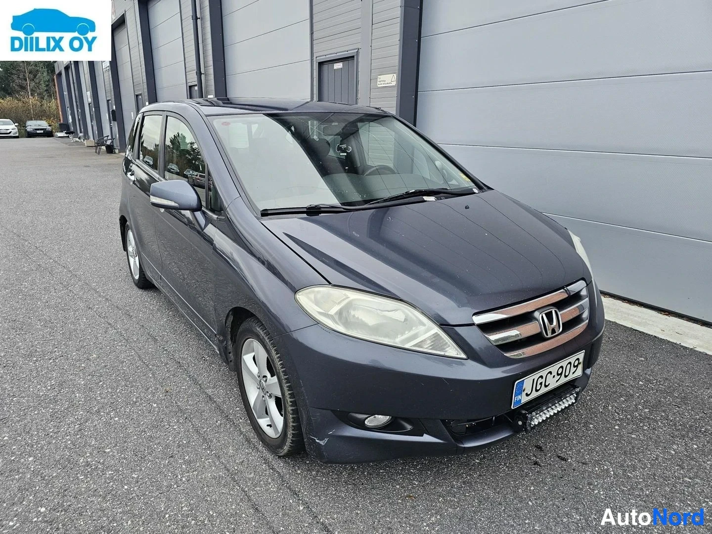 Harmaa Honda FR-V 2005, etuviisto, keula oikealle, kuva 3