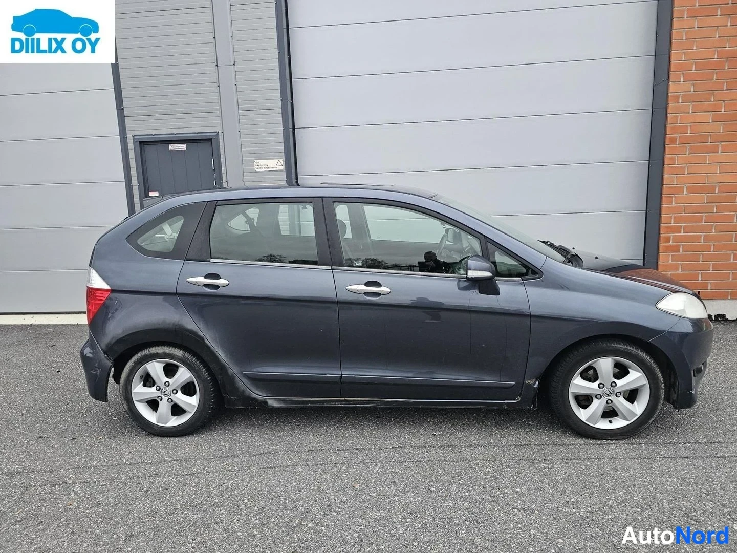 Harmaa Honda FR-V 2005, etuviisto, keula oikealle, kuva 5