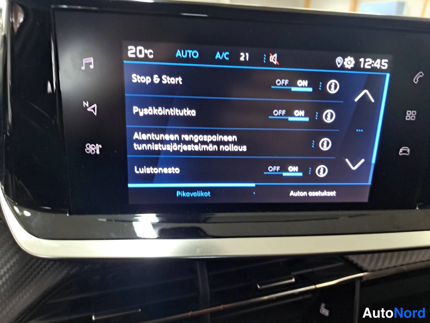 Valkoinen Peugeot 2008 2021, kuva 25
