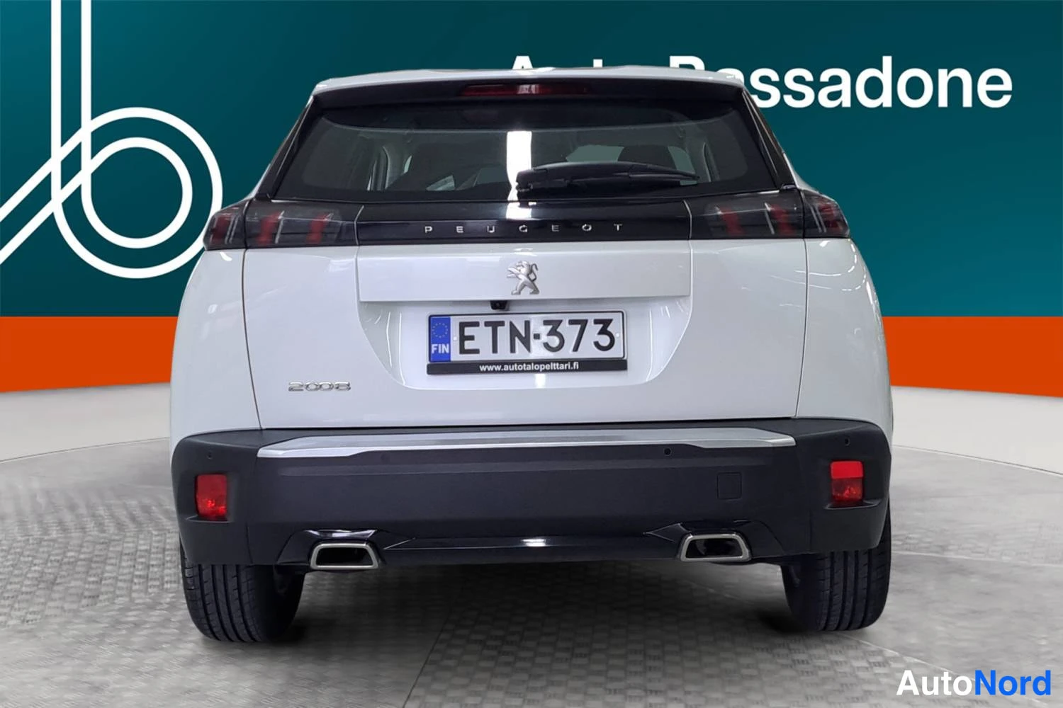 Valkoinen Peugeot 2008 2021, takaa, kuva 8