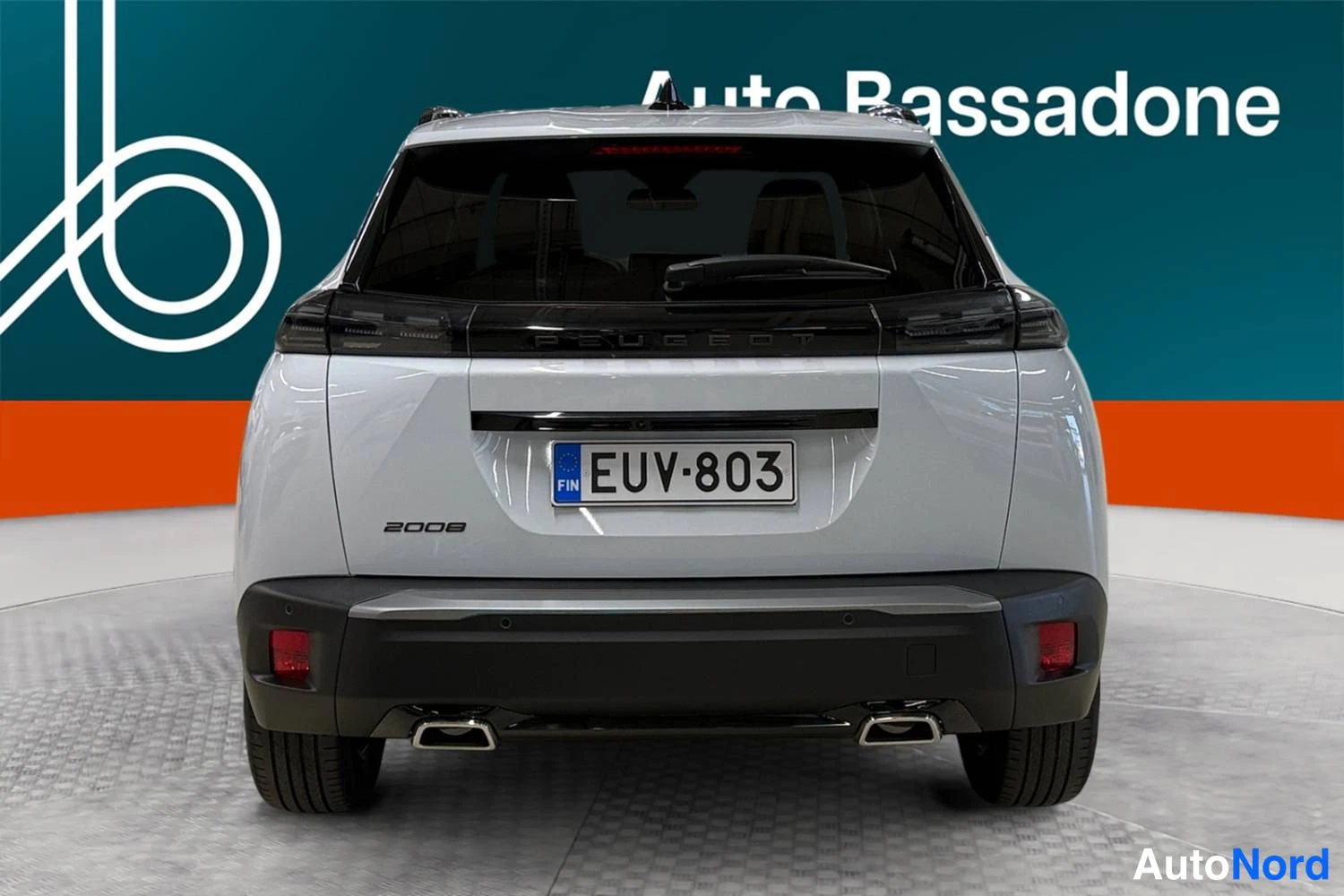 Valkoinen Peugeot 2008 2023, takaa, kuva 8