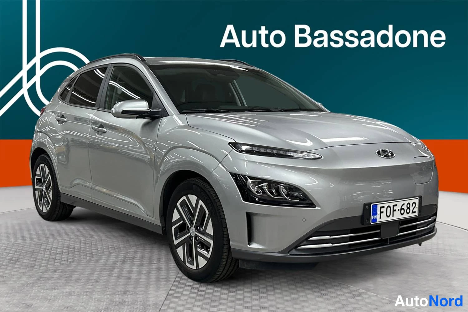 Hopea Hyundai Kona electric 2021, etuviisto, keula oikealle, kuva 3
