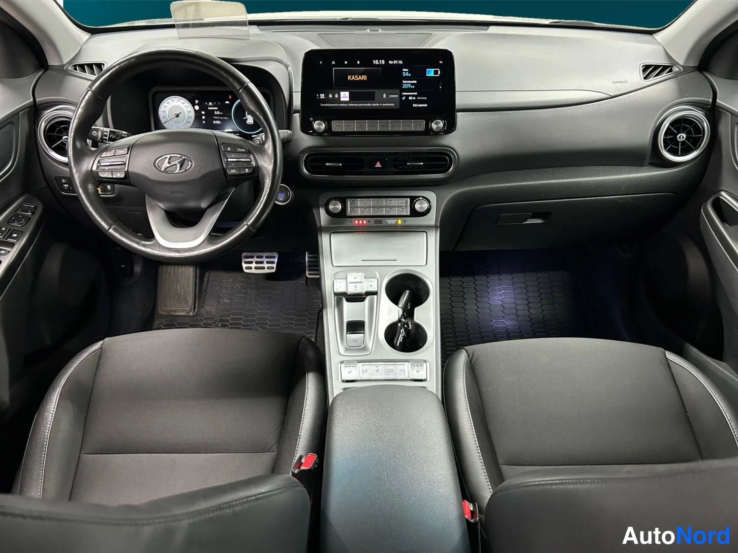 Hopea Hyundai Kona electric 2021, ohjaamo, kuva 10