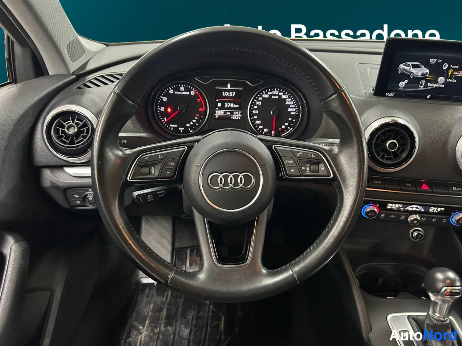 Valkoinen Audi A3 2017, yksityiskohta, kuva 15