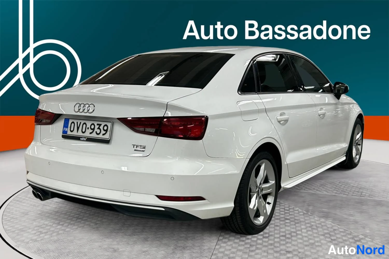 Valkoinen Audi A3 2017, takaviisto, kuva 7