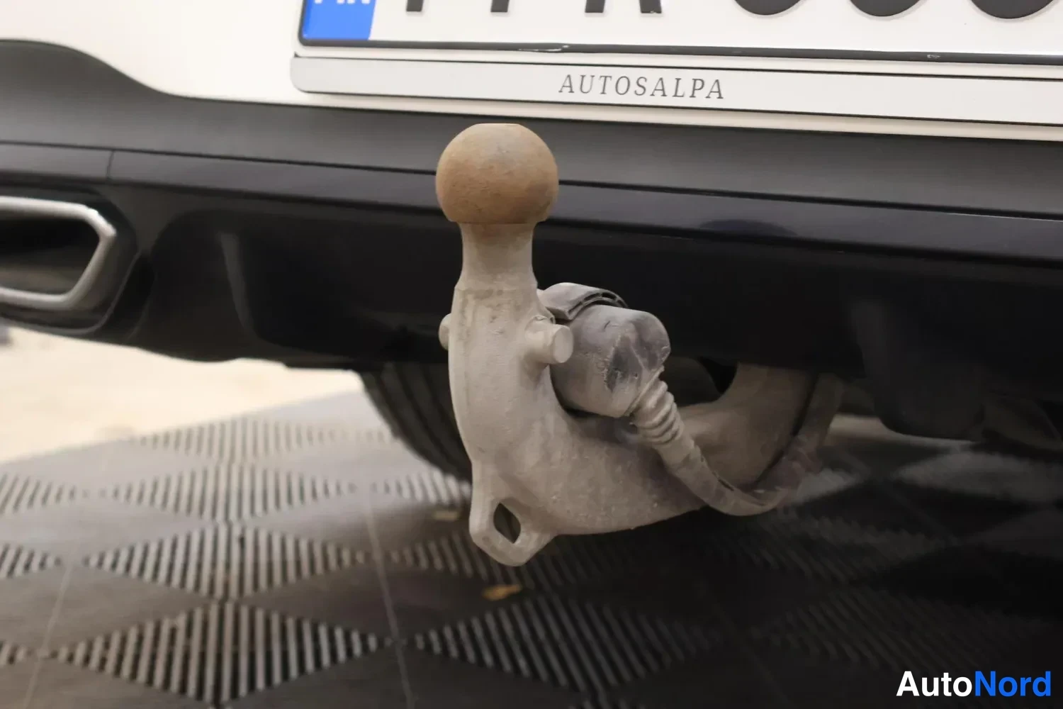 Vit Mercedes-Benz CLA 250 e 2021, detalj, bild 25