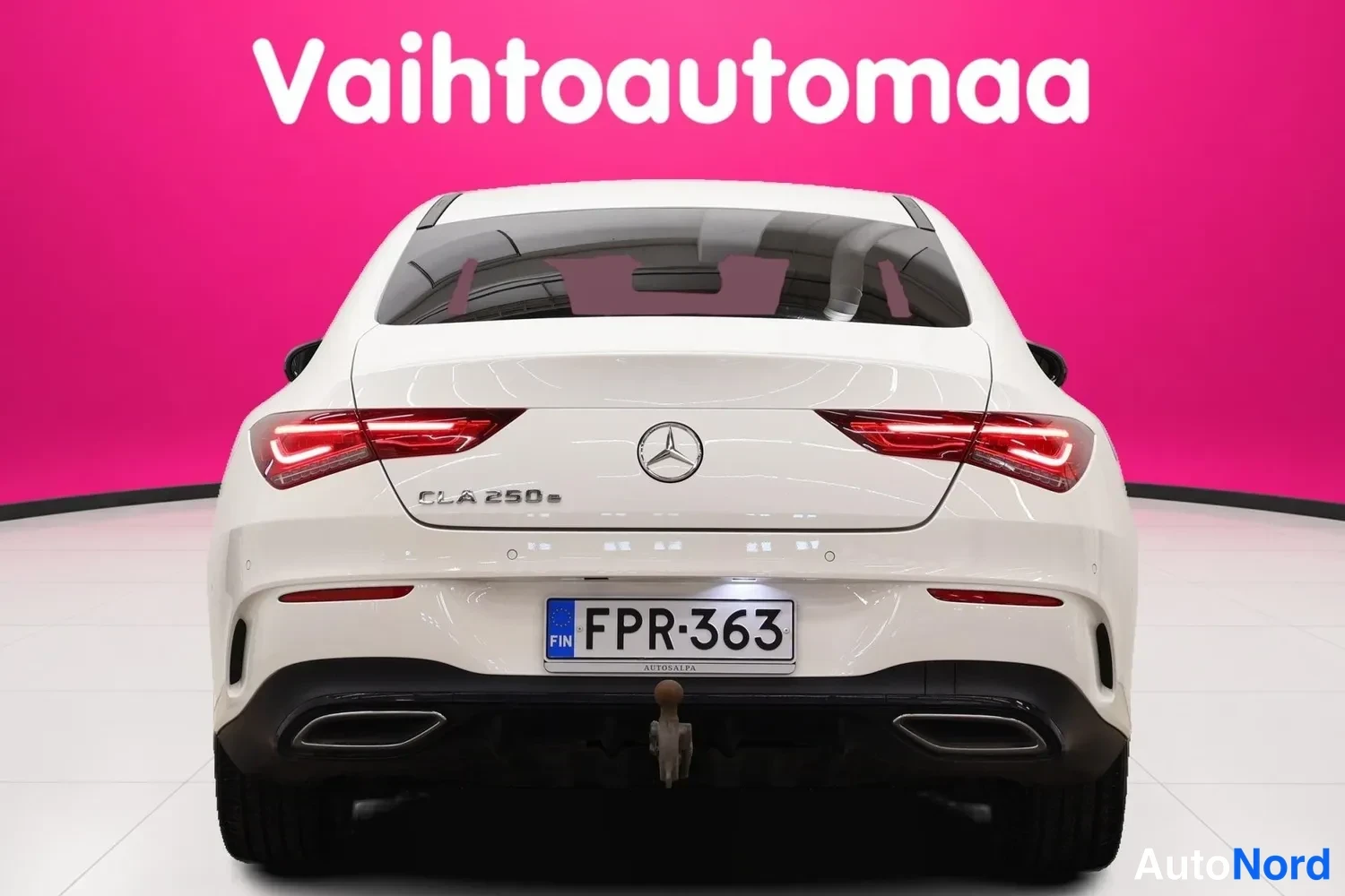 Vit Mercedes-Benz CLA 250 e 2021, bakifrån, bild 6