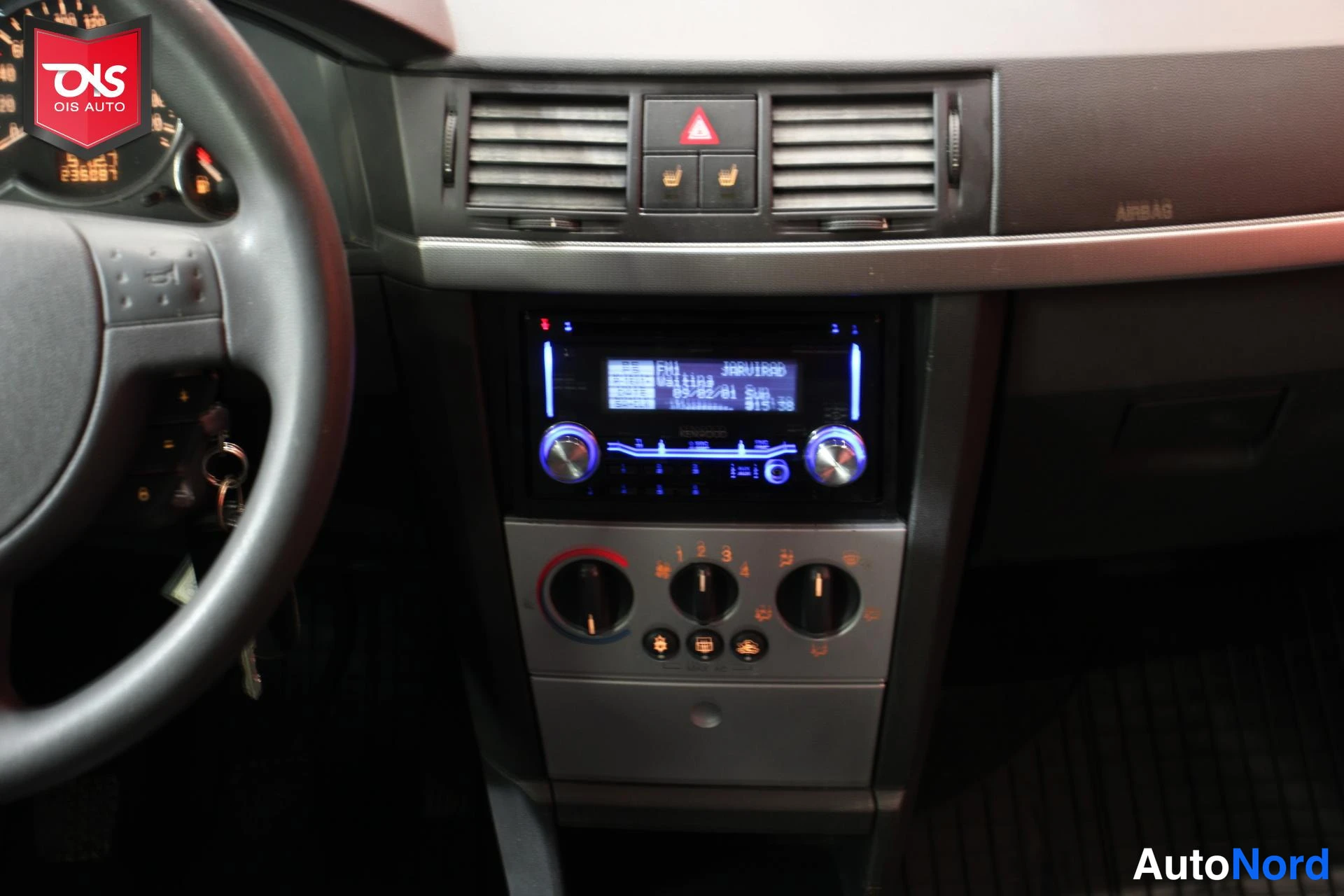 Hopea Opel Meriva 2003, ohjaamo, kuva 9