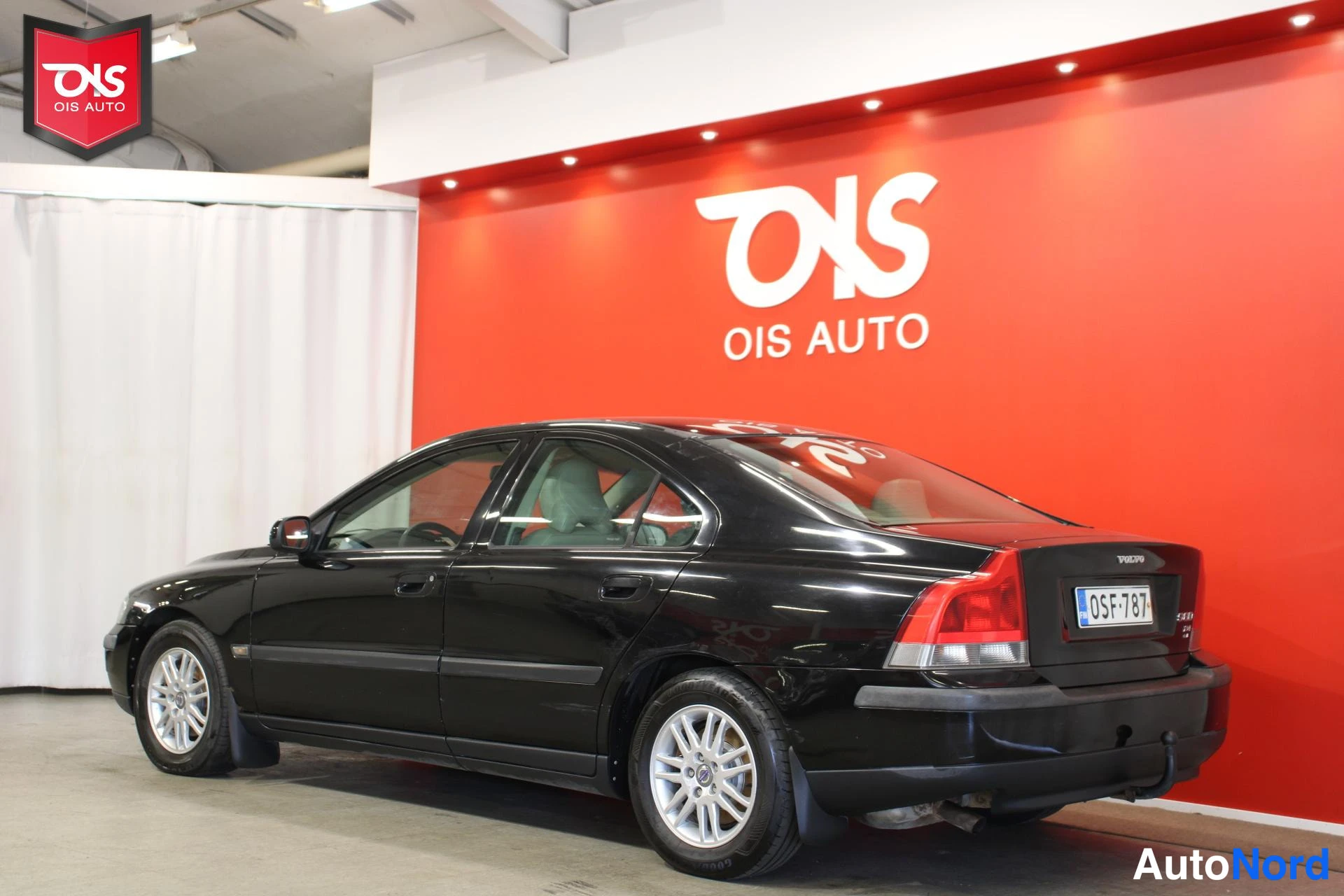 Musta Volvo S60 2002, takaviisto, kuva 7