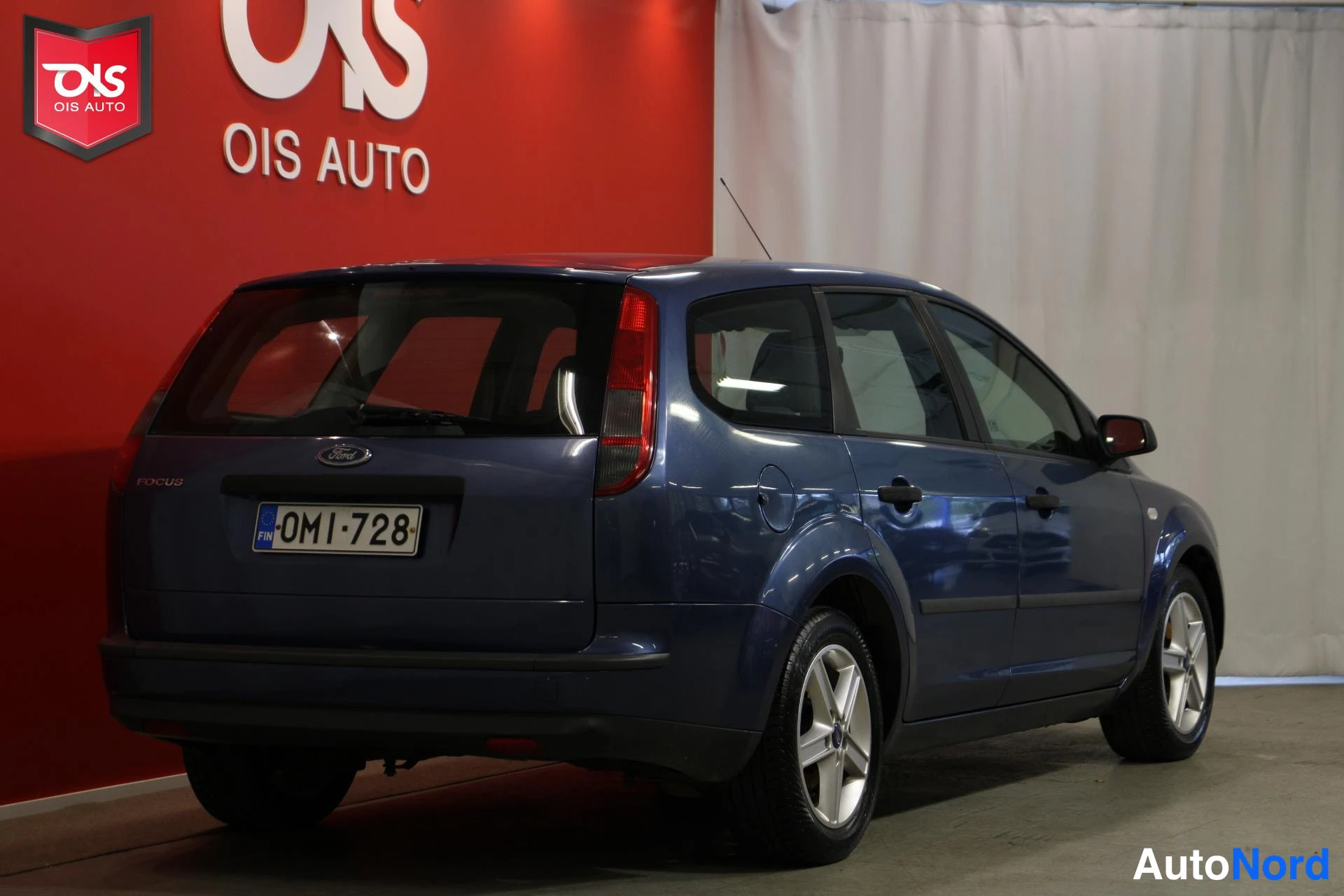 Sininen Ford Focus 2005, takaviisto, kuva 8