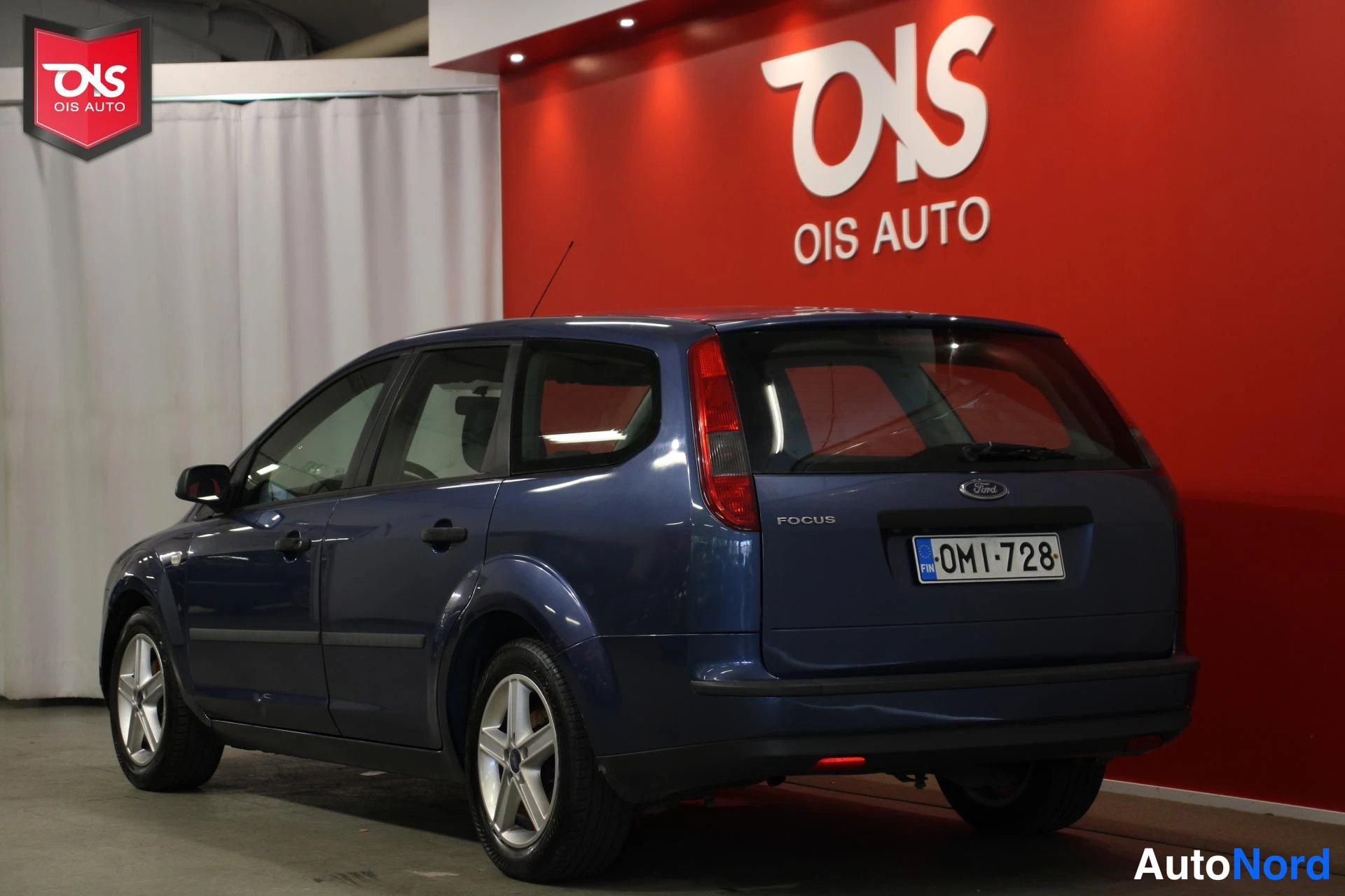 Sininen Ford Focus 2005, takaviisto, kuva 6