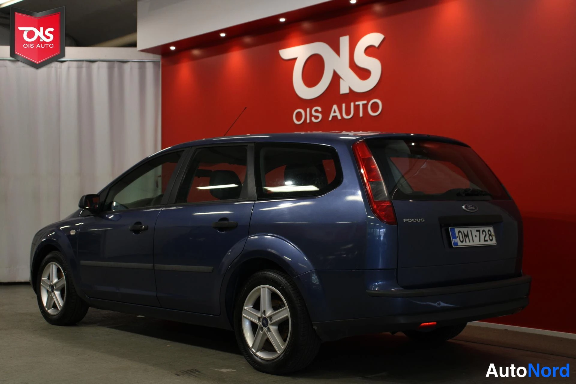 Sininen Ford Focus 2005, takaviisto, kuva 7