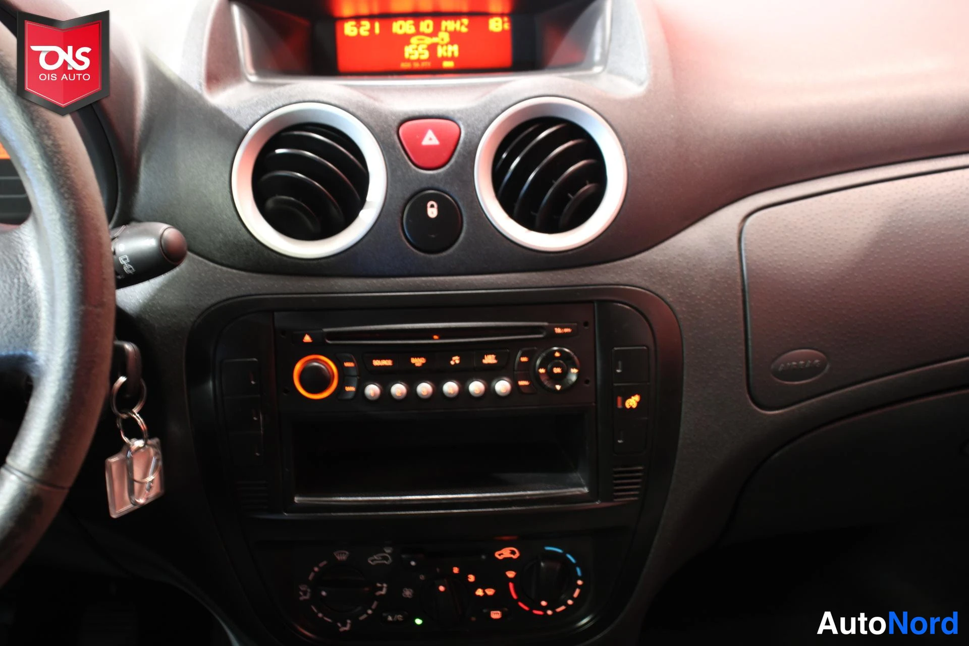Musta Citroen C3 2010, yksityiskohta, kuva 15
