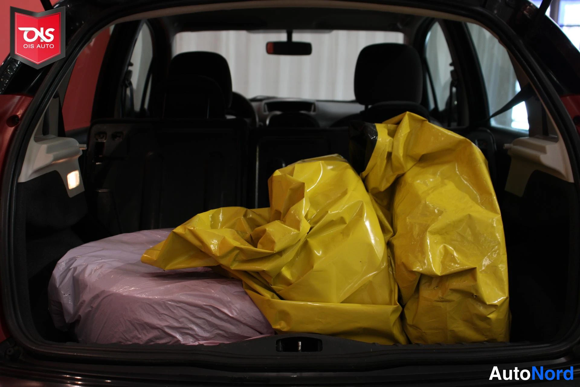 Musta Citroen C3 2010, tavaratila, kuva 14