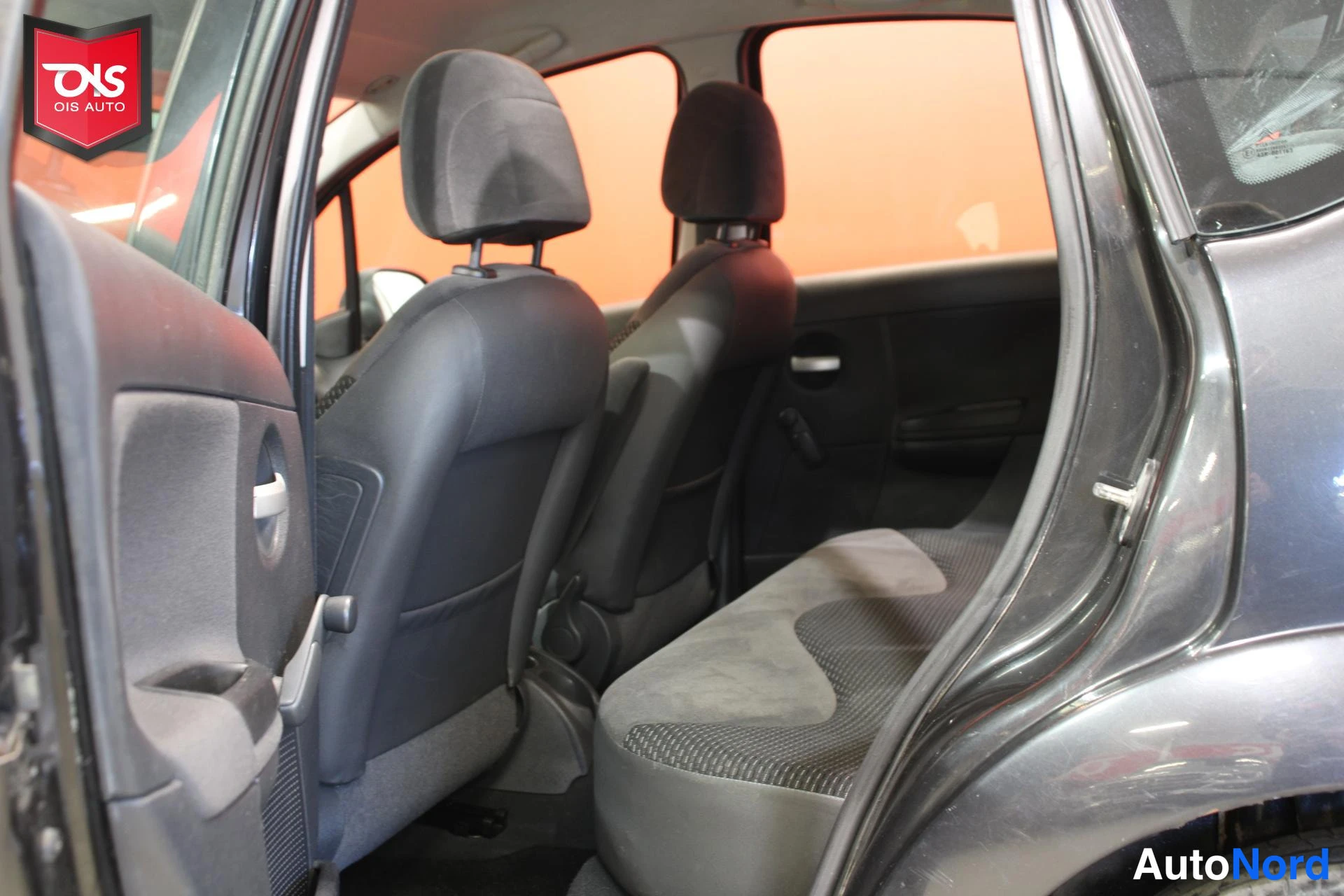 Musta Citroen C3 2010, takaistuimet, kuva 12