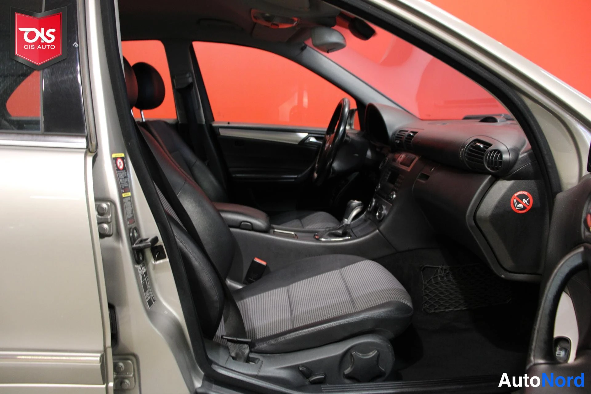 Harmaa Mercedes-Benz C 270 CDI 2004, etuistuimet, kuva 11